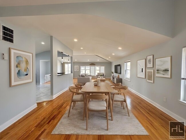 JEFFERSON AVENUE, Unit 2 in Staten Island, NY - Foto de edificio - Building Photo