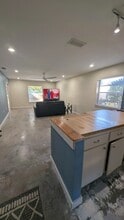 5039 Village Gardens Dr in Sarasota, FL - Building Photo - Building Photo