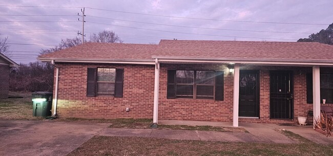 property at 5101 N Moore Ln