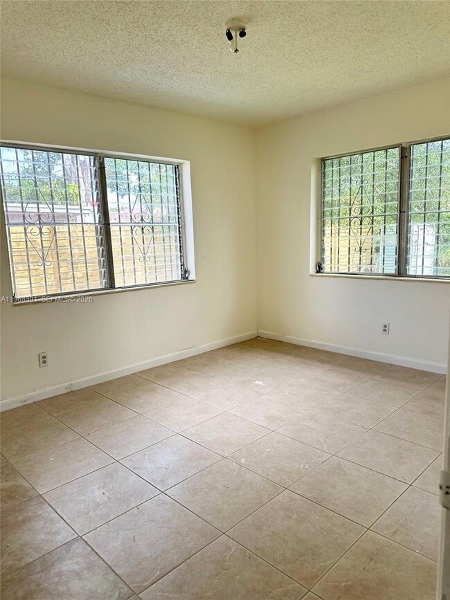 956 NE 80th St in Miami, FL - Building Photo - Building Photo