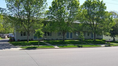 426 4th Ave N, Apt. #1, Unit 1 in Onalaska, WI - Building Photo - Building Photo