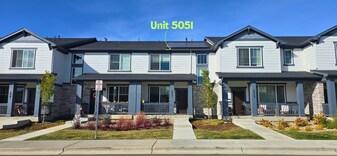5051 S Robb Ct in Littleton, CO - Building Photo