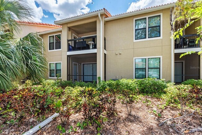 4057 Crockers Lake Blvd, Unit 13 in Sarasota, FL - Building Photo - Building Photo