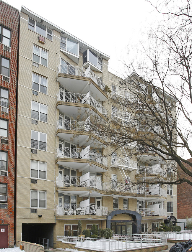 483 Ocean Parkway in Brooklyn, NY - Building Photo - Building Photo