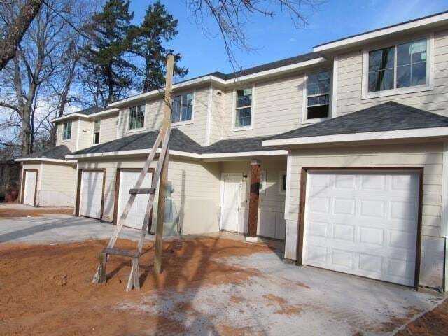 709 S 5th St in Bonham, TX - Building Photo