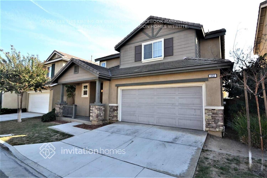 1052 E Agate Ct in Gardena, CA - Building Photo