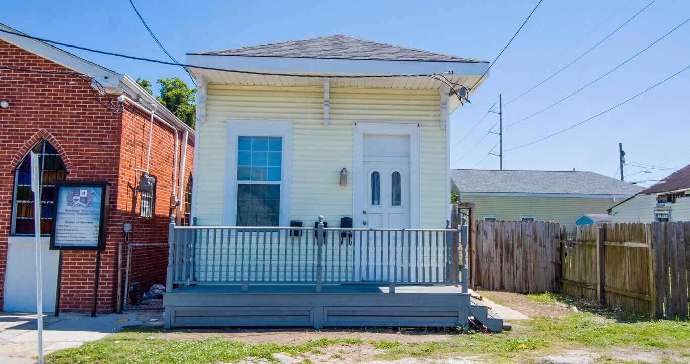 2009 Saint Ann St in New Orleans, LA - Building Photo