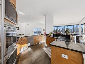 20 Ave at Port Imperial in West New York, NJ - Foto de edificio - Building Photo