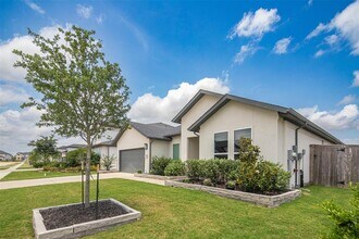 1682 Sherwood Glen Dr in Friendswood, TX - Building Photo - Building Photo