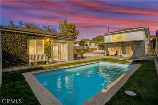 1524 E Mariposa Ave in El Segundo, CA - Building Photo