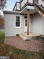 30 E 3rd St in Waynesboro, PA - Building Photo