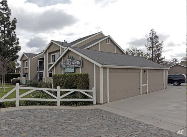2940 E Frontera St in Anaheim, CA - Building Photo - Building Photo
