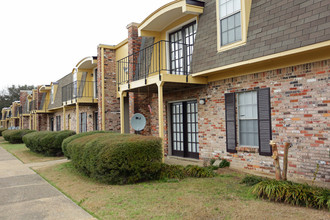 Midtown Oaks in Montgomery, AL - Building Photo - Building Photo