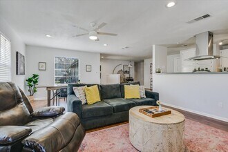 6314 Walnut Hills Dr in Austin, TX - Building Photo - Building Photo