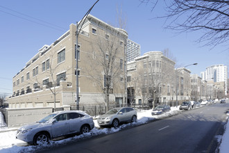 Kensington Park in Chicago, IL - Building Photo - Building Photo