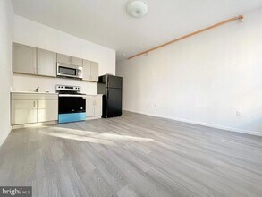 120 Chestnut St, Unit 201 in Philadelphia, PA - Building Photo - Building Photo
