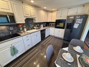 17 Coram Rd in Shelton, CT - Building Photo - Building Photo
