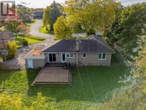 1333 Sheldon Ave in Oakville, ON - Building Photo - Building Photo