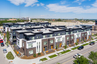 831-847 77 St SW in Calgary, AB - Building Photo - Building Photo