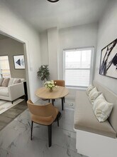 511 Serrano Ave in Los Angeles, CA - Building Photo - Building Photo