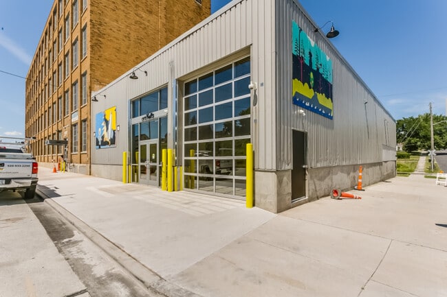 Artist Lofts in Manitowoc, WI - Foto de edificio - Building Photo