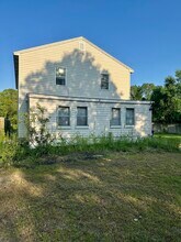 2 Wood Ave in Saco, ME - Building Photo - Building Photo