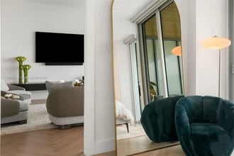 5775 Collins Ave, Unit APT 1005 in Miami Beach, FL - Building Photo - Building Photo