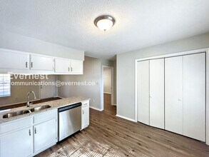 5949 Shannon Dr in Horn Lake, MS - Foto de edificio - Building Photo