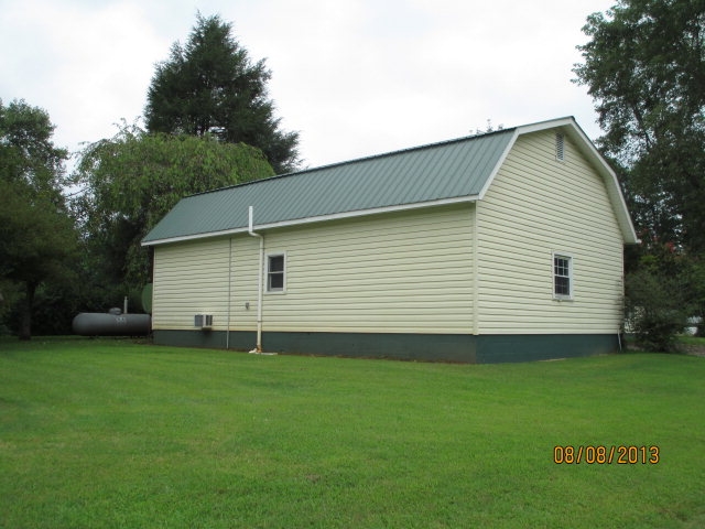 285 Sassy Tree Ln in Millers Creek, NC - Foto de edificio - Building Photo