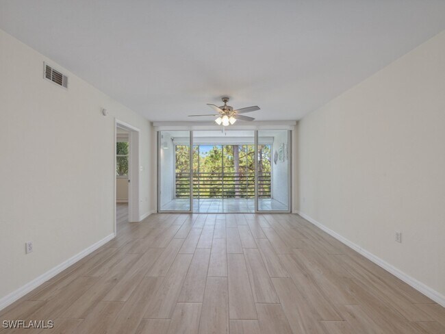 285 Naples Cove Dr in Naples, FL - Building Photo - Building Photo