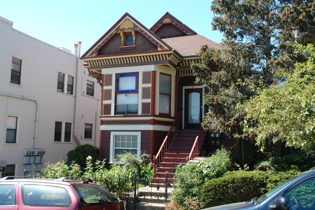 31-39 Yosemite Ave in Oakland, CA - Foto de edificio - Building Photo