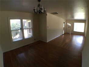 2000 Schulle Ave in Austin, TX - Building Photo - Building Photo