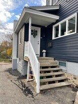 12 Maple St, Unit A in Dover, NH - Building Photo