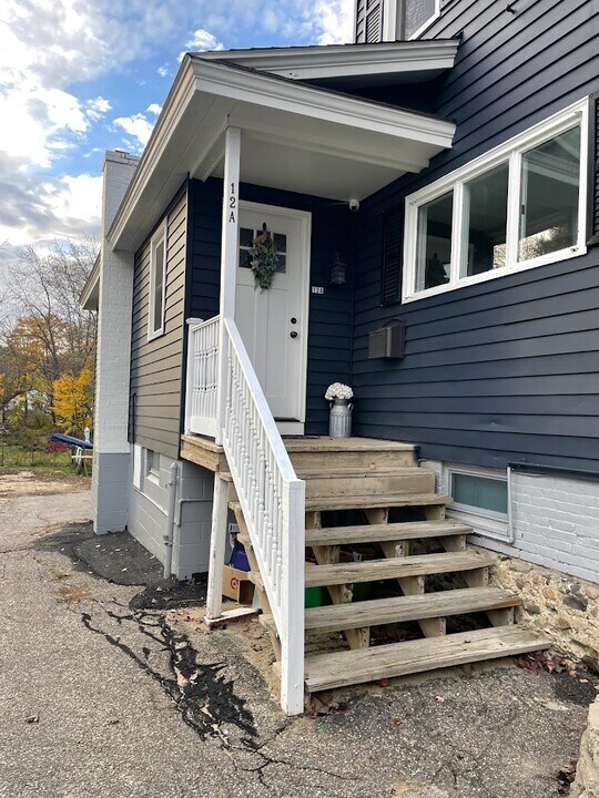 12 Maple St, Unit A in Dover, NH - Building Photo