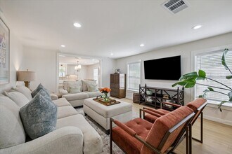 1410 E 32nd 1/2 St in Houston, TX - Building Photo - Building Photo