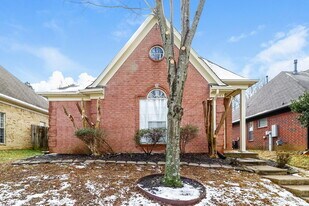 6943 Parkbrook Ln in Cordova, TN - Building Photo