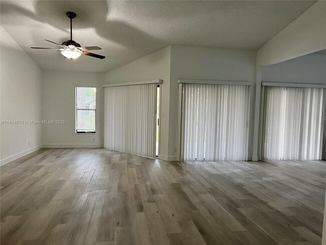 6641 NW 52nd St in Coral Springs, FL - Building Photo - Building Photo