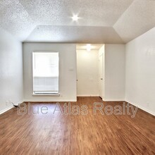 6859 S Creek Dr in Fort Worth, TX - Building Photo - Building Photo