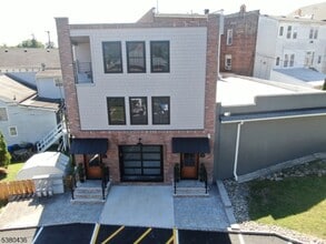 42 W Main St in Rockaway, NJ - Building Photo - Building Photo