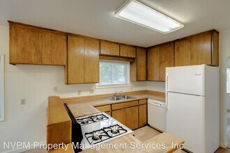 1174 Palm Ave in Chico, CA - Foto de edificio - Building Photo