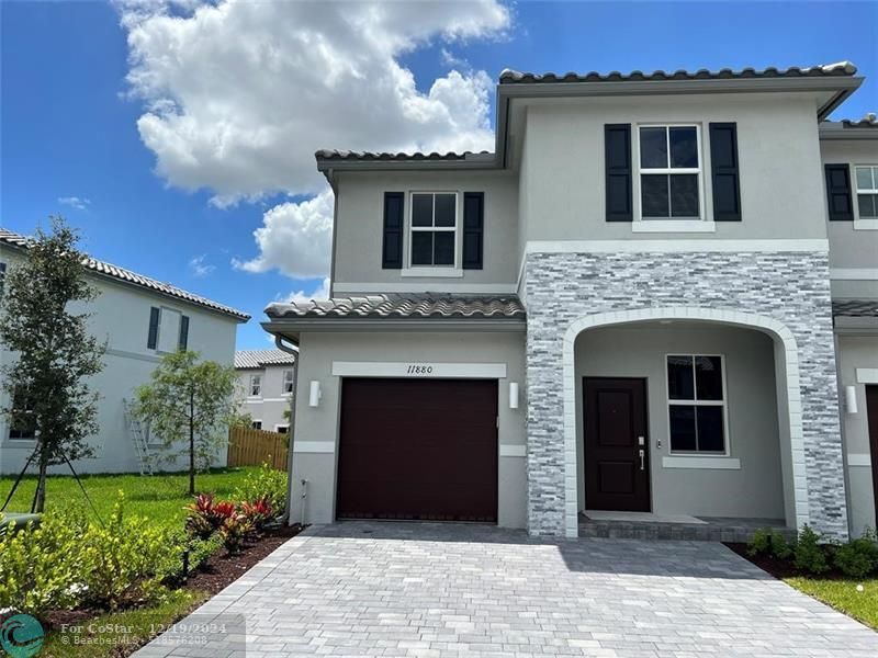 11880 NW 47th Manor in Coral Springs, FL - Building Photo