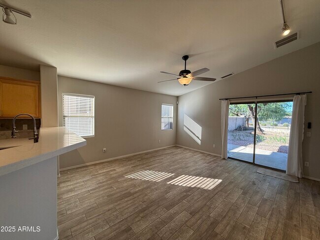 5418 W Jessica Ln in Phoenix, AZ - Building Photo - Building Photo