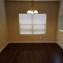 568 N Longfellow Ln in Fayetteville, AR - Foto de edificio - Building Photo