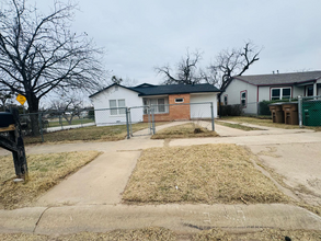 2101 Woodlawn Dr in San Angelo, TX - Building Photo - Building Photo