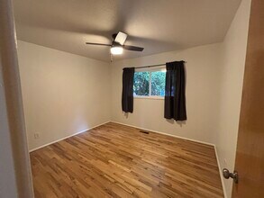 7912 N Dwight Ave in Portland, OR - Building Photo - Building Photo