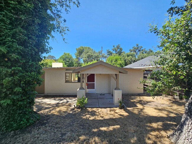 633 Bolen Dr in Paso Robles, CA - Building Photo - Building Photo