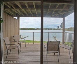 1944 Klingensmith Rd in Bloomfield Township, MI - Building Photo - Building Photo