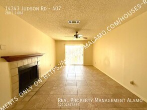 14343 Judson Rd in San Antonio, TX - Foto de edificio - Building Photo