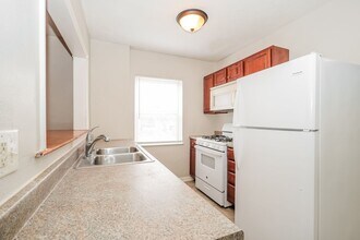 1048 Berkeley Rd in Columbus, OH - Building Photo - Building Photo