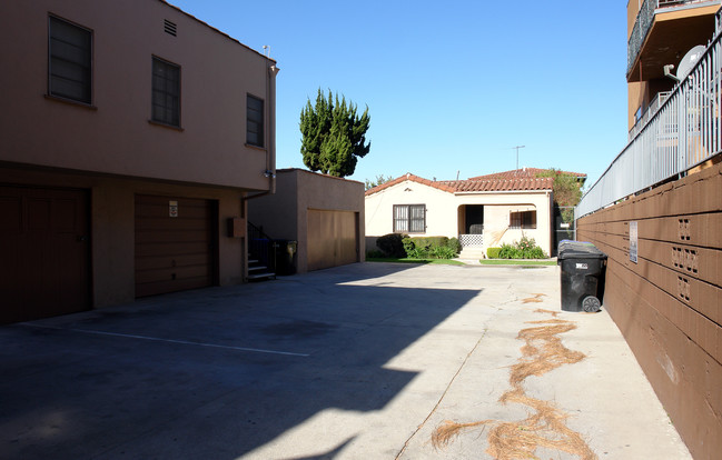 117-119 S Eucalyptus Ave in Inglewood, CA - Foto de edificio - Building Photo